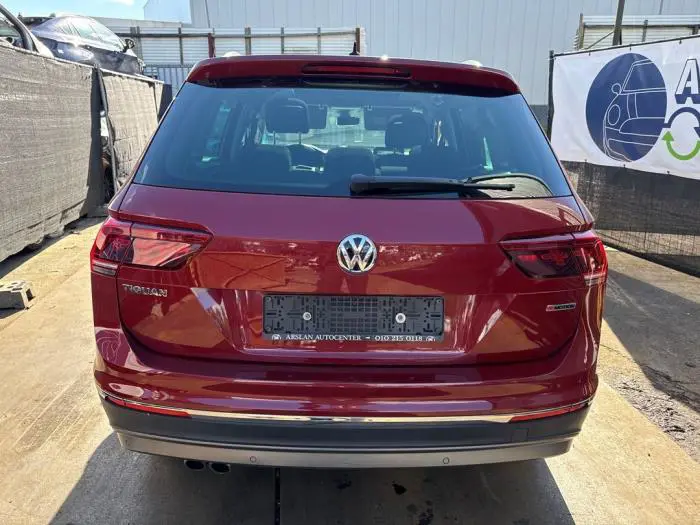 Mecanismo de cierre del portón trasero Volkswagen Tiguan