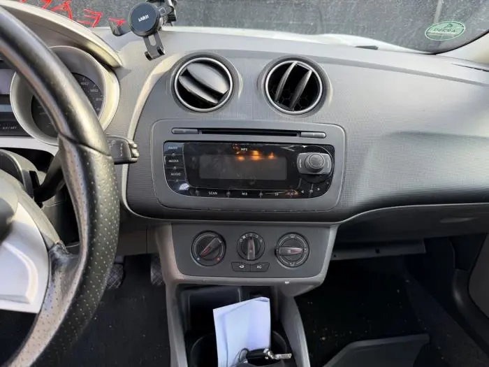 Reproductor de CD y radio Seat Ibiza