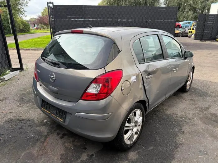 Parachoques trasero Opel Corsa