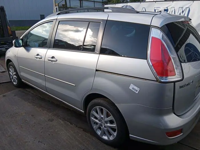 Luz trasera izquierda Mazda 5.