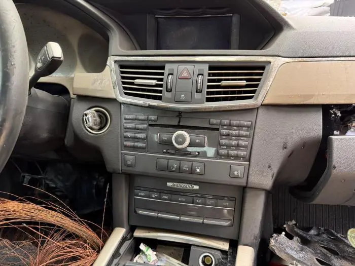 Reproductor de CD y radio Mercedes E-Klasse