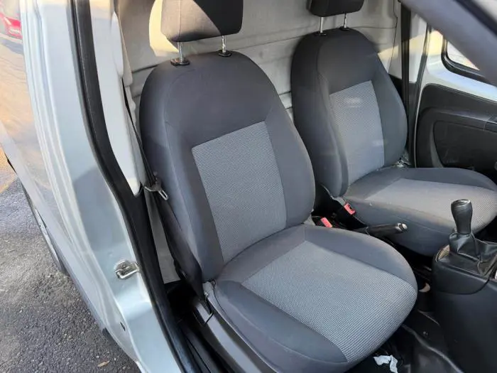 Asiento derecha Peugeot Bipper