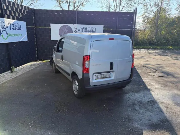 Luz trasera izquierda Peugeot Bipper