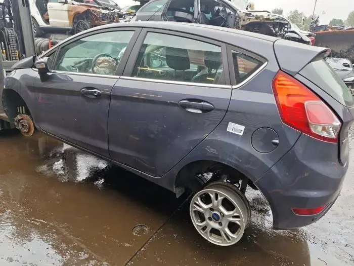 Puerta de 4 puertas izquierda detrás Ford Fiesta