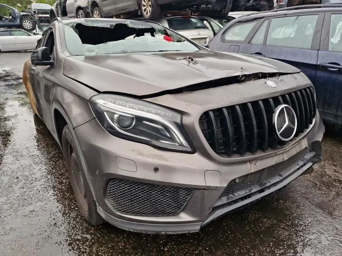 Bomba de aire acondicionado Mercedes GLA