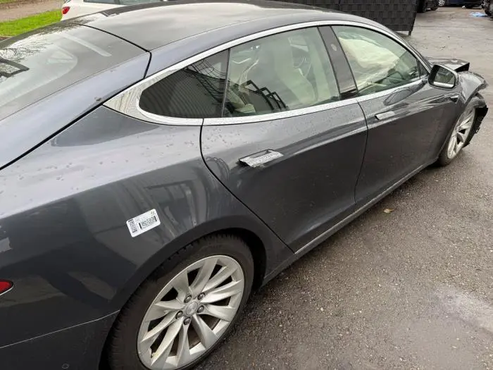 Manija de puerta de 4 puertas derecha detrás Tesla Model S