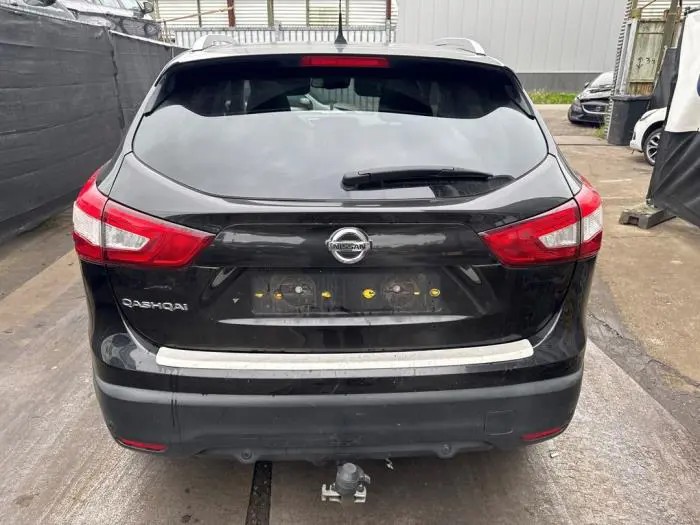 Portón trasero Nissan Qashqai+2